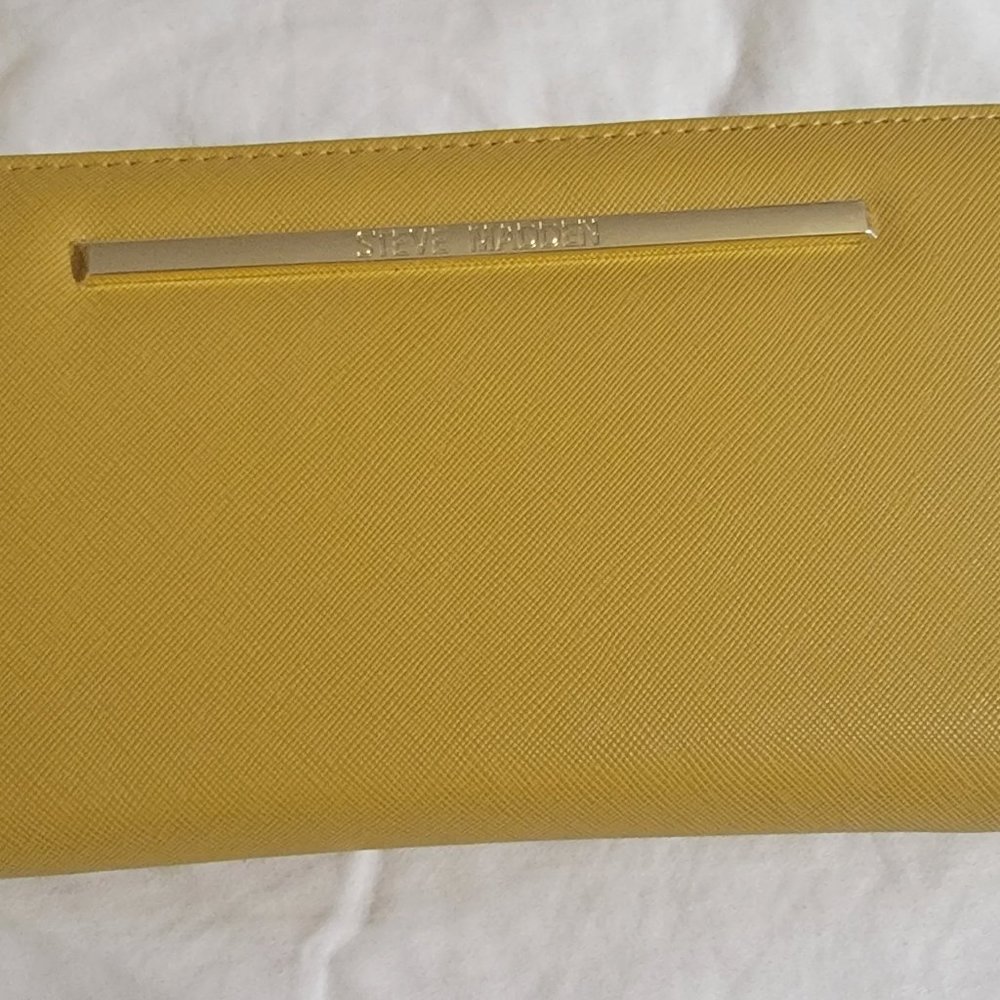 Steve Madden wristlet/clutch wallet